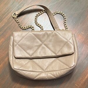 Chic Quilted Leather Shoulder Bag in Taupe